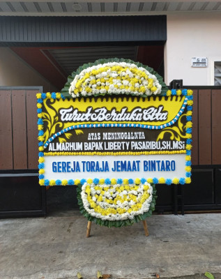 Papan Bunga Duka di Sanana